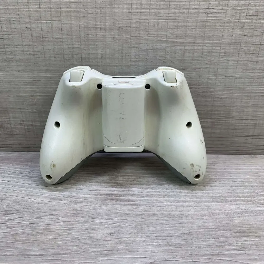 Microsoft Xbox 360 Wireless Gaming Controller - White (Model 1403)
